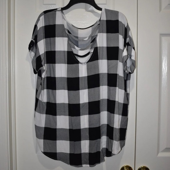 Rock and Republic Women's Top - Picture 1 of 1
